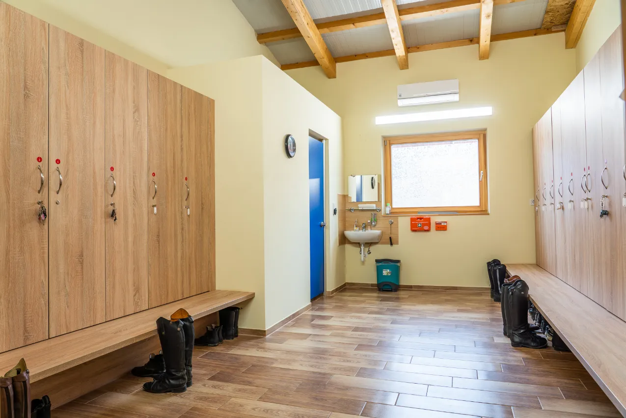 Szajkó Lovarda Öltöző