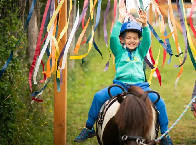 Szajkó Lovarda Lovasoktatás Séta Kisgyerekeknek